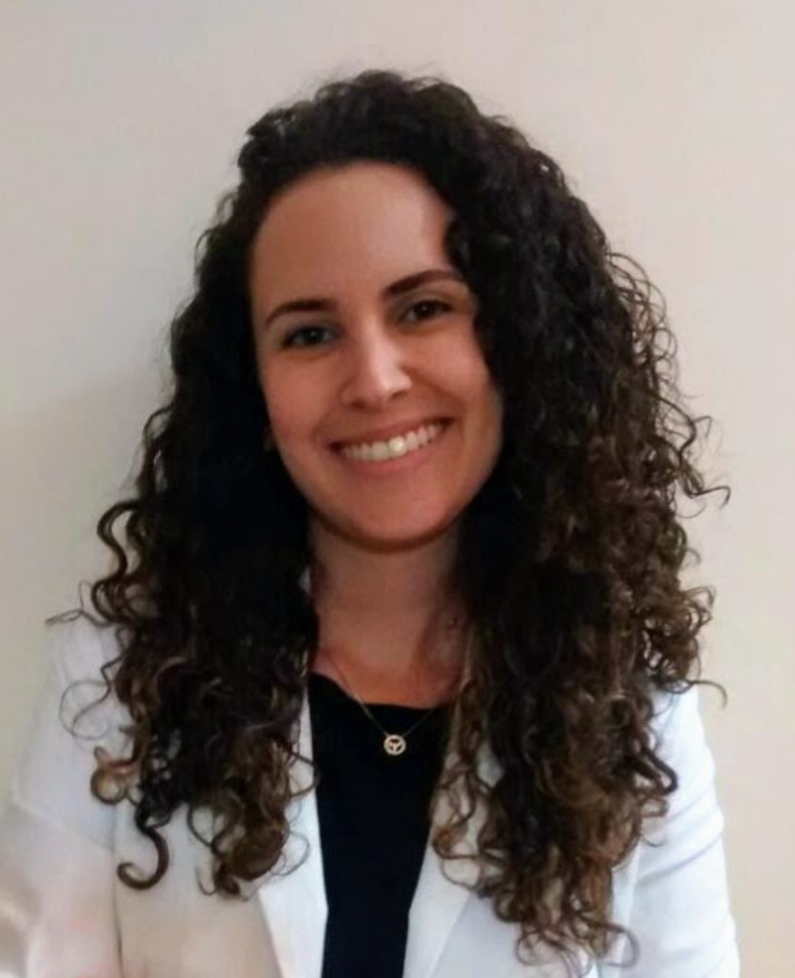 Ayane Vicari Crastelo