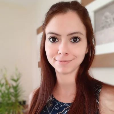 Paola de Barros Soares Colin